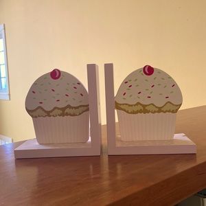 girls pink cupcake wooden Bookends